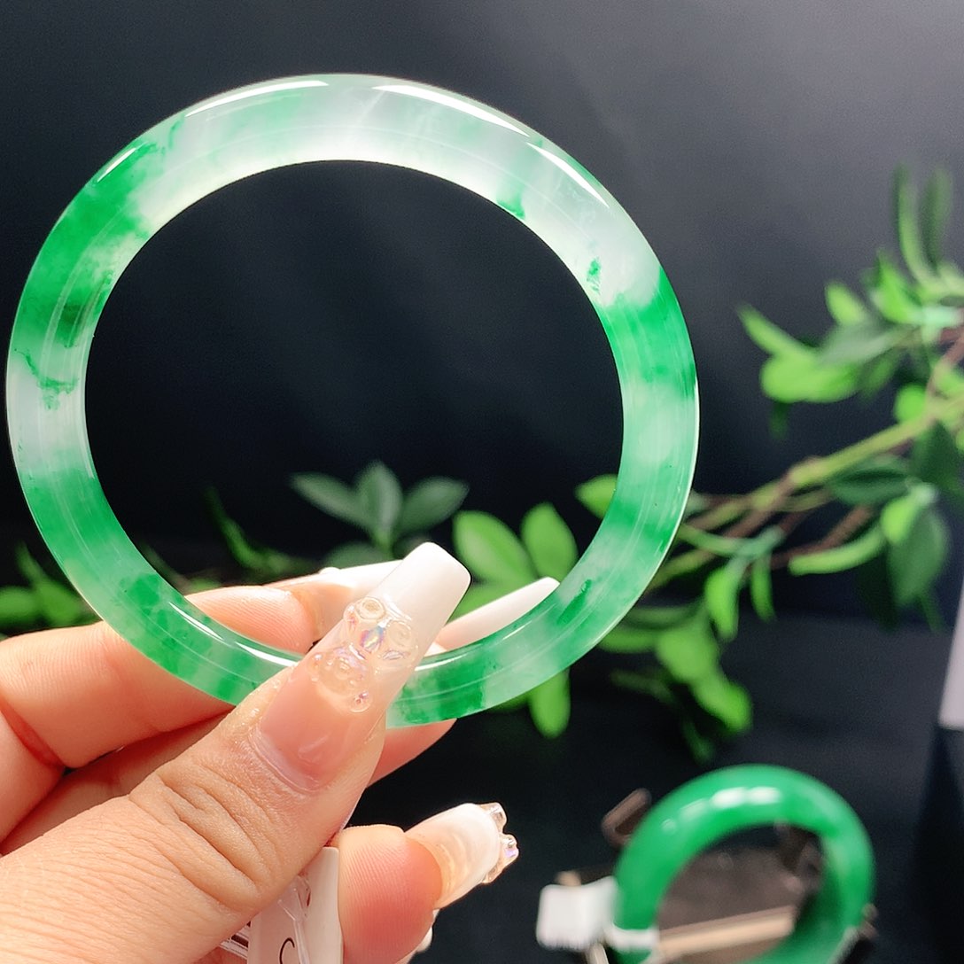 石英质玉镯子未镶嵌西*