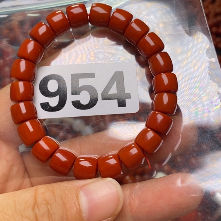 楚***婷南红玛瑙未镶嵌手链