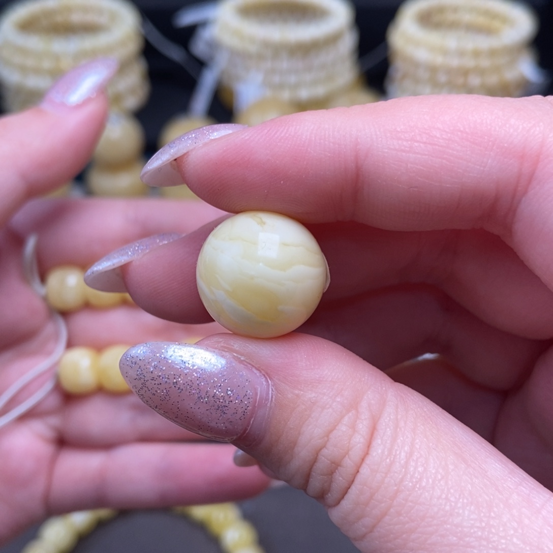 蜜蜡未镶嵌珠宝奇石