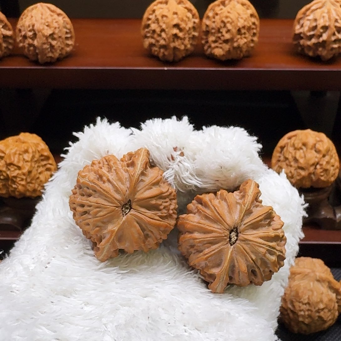 亲***然核桃手串/手链全品水晶蜡皮山地正磨40