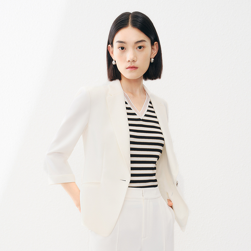 25【商场同款】【春新品】气质白色时尚休闲女士夏季春夏职业外套