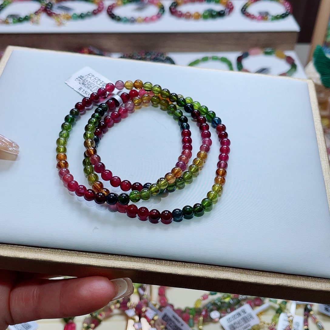 碧玺颈饰未镶嵌多样性发其一