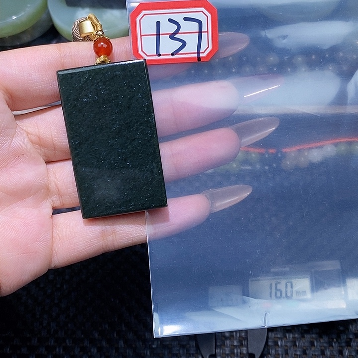 和田玉和田玉边角料随机发未镶嵌