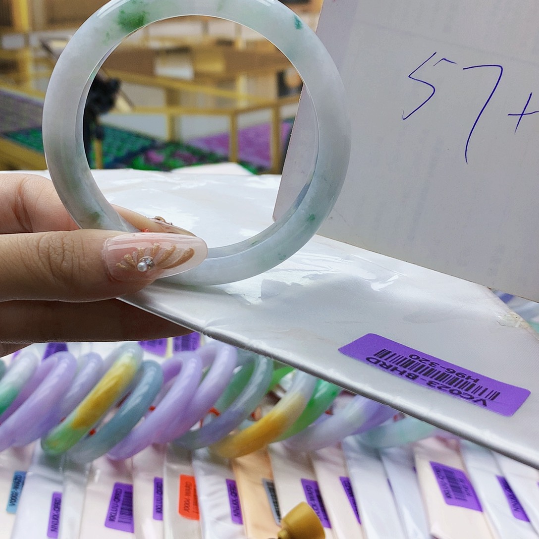 翡翠未镶嵌手镯bbjm