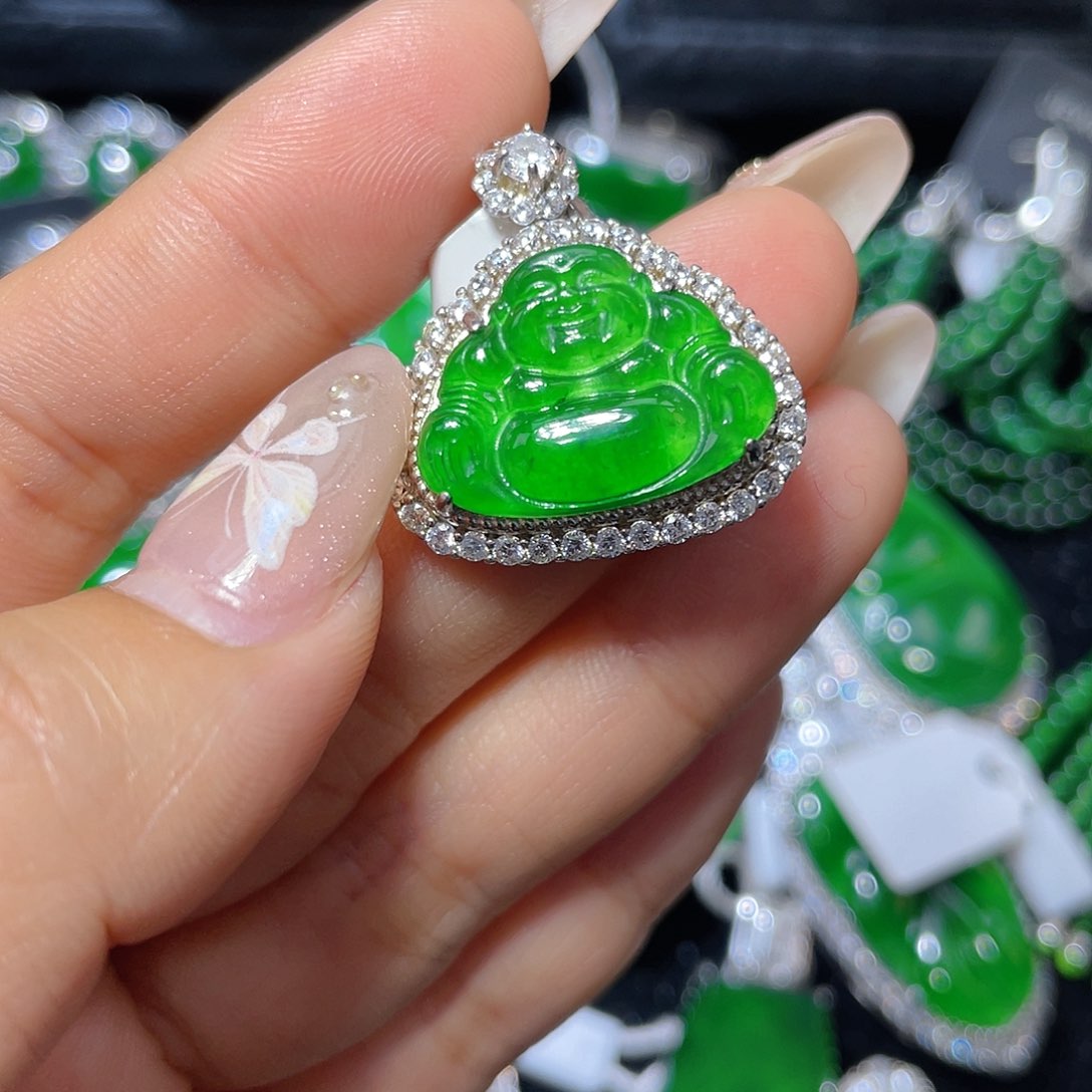 翡翠颈饰银S925镶嵌翡翠