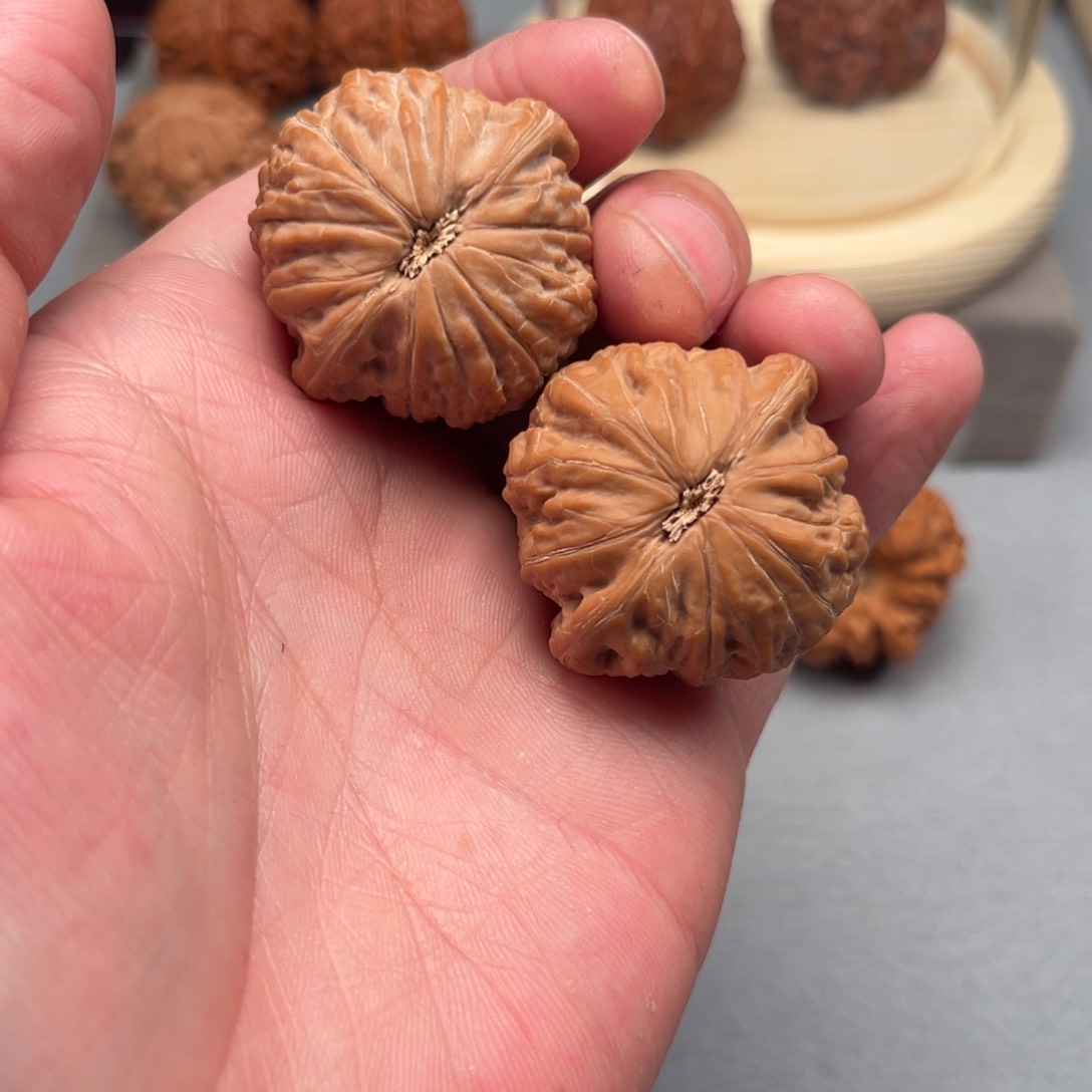 文玩核桃吊坠36铁锤妹妹