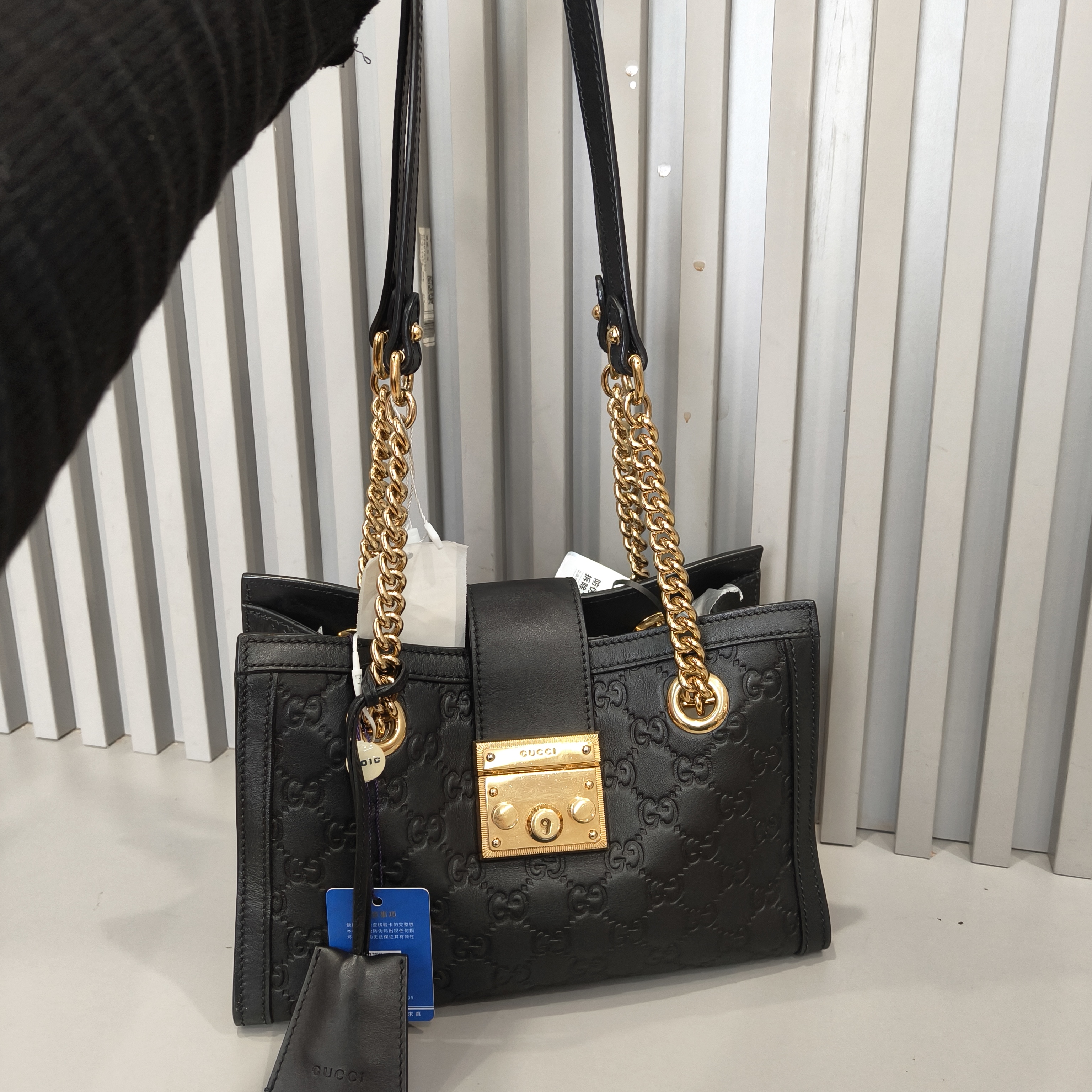 95新 GUCCI/古驰 兔兔奢欣欣/古驰单肩包padlock/250111002