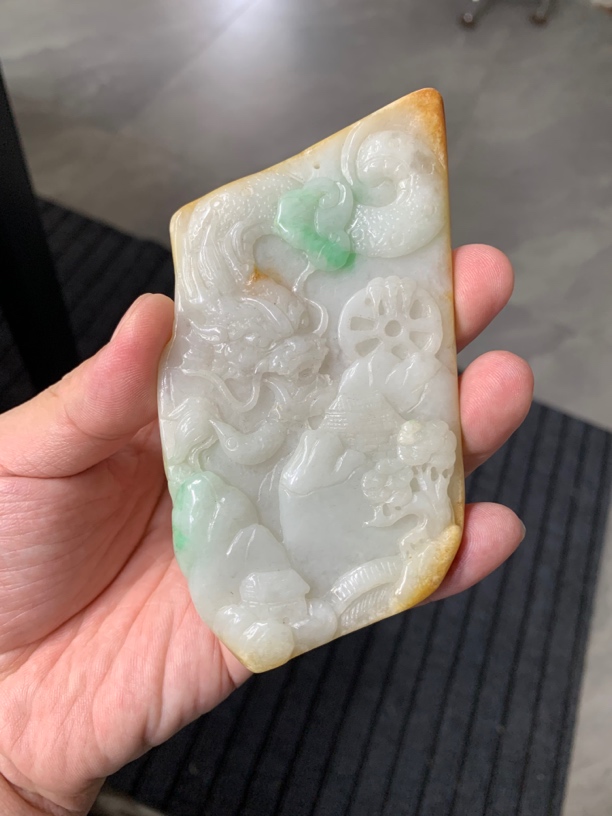 天然翡翠A货 龙牌摆件 黄加绿 黄色烧过 可做摆件