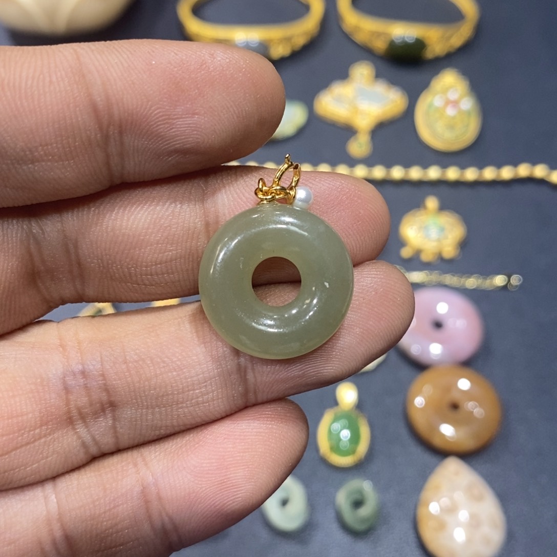 和田玉颈饰银S925镀金镶嵌