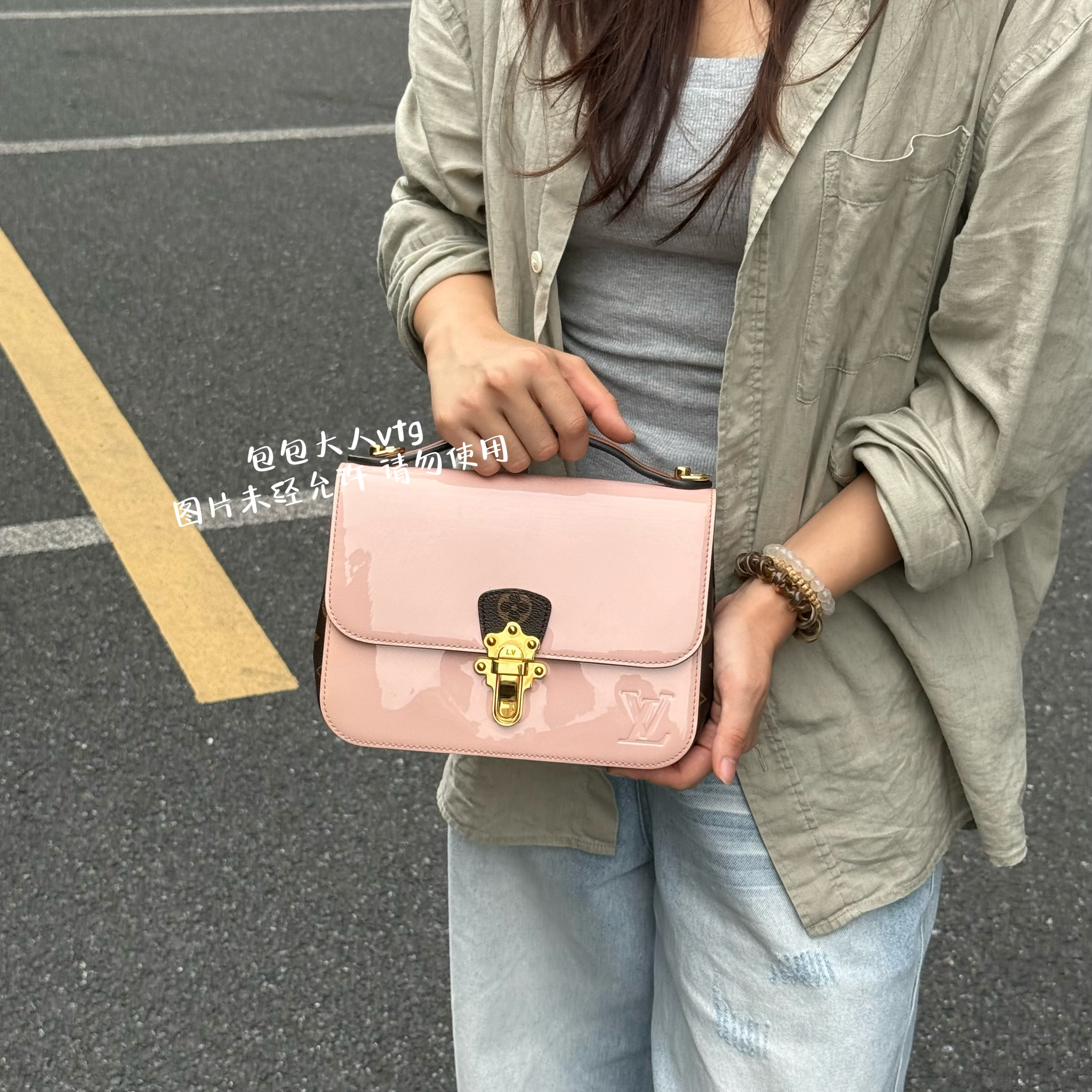 95新 LouisVuitton/路易威登 樱花粉信封邮差单肩包