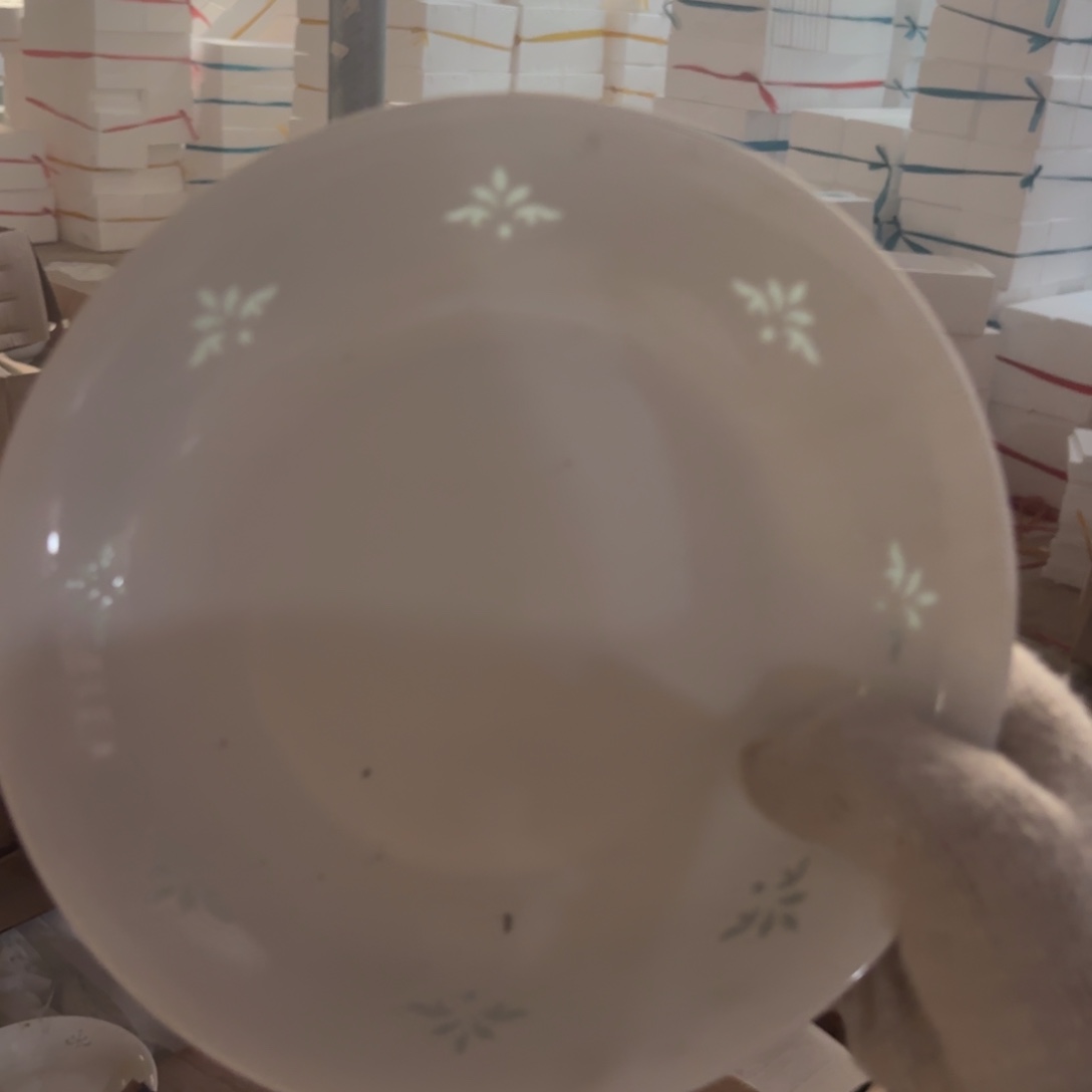 8英寸白色玲珑皇冠深盘2只微瑕