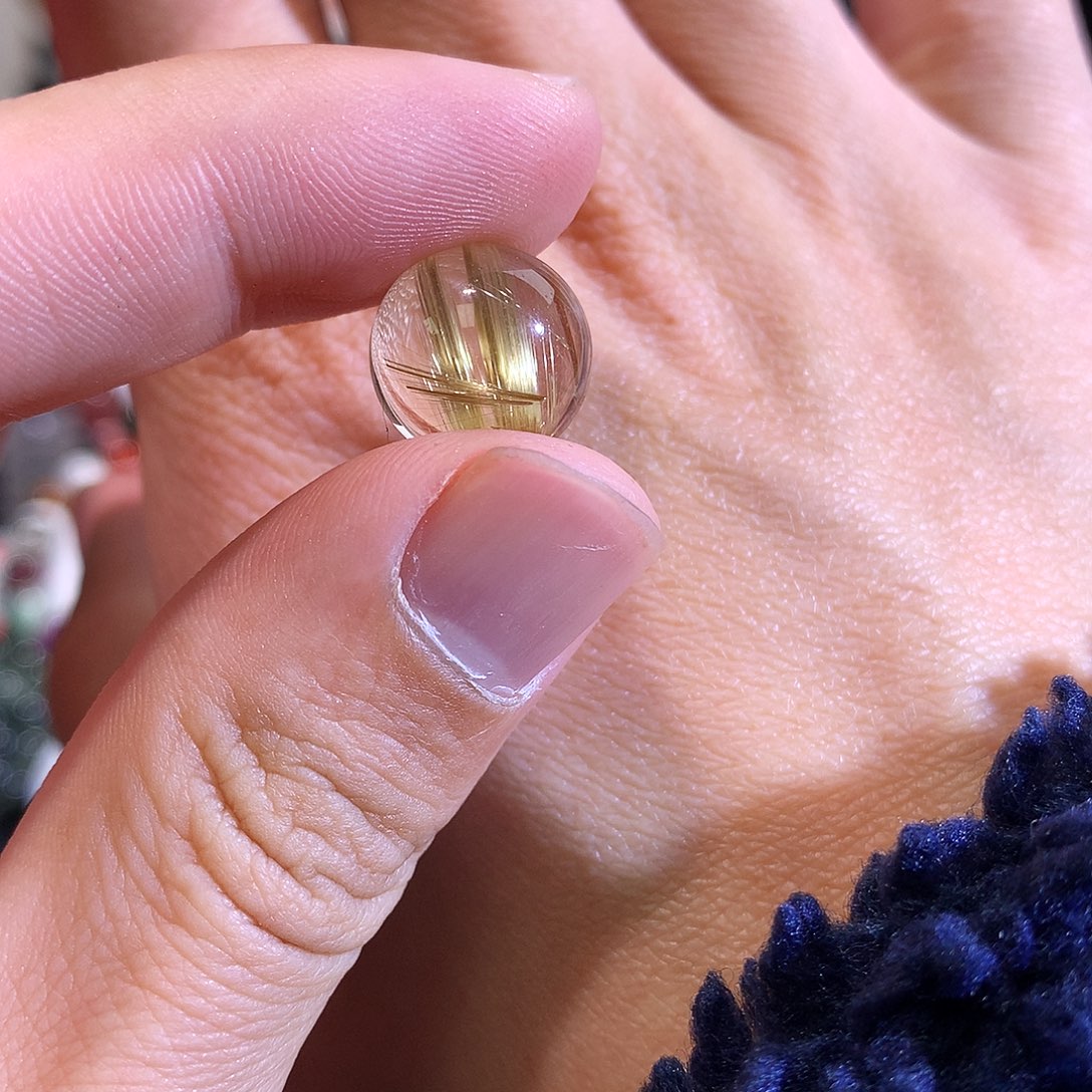 某***某未镶嵌颈饰水晶单珠