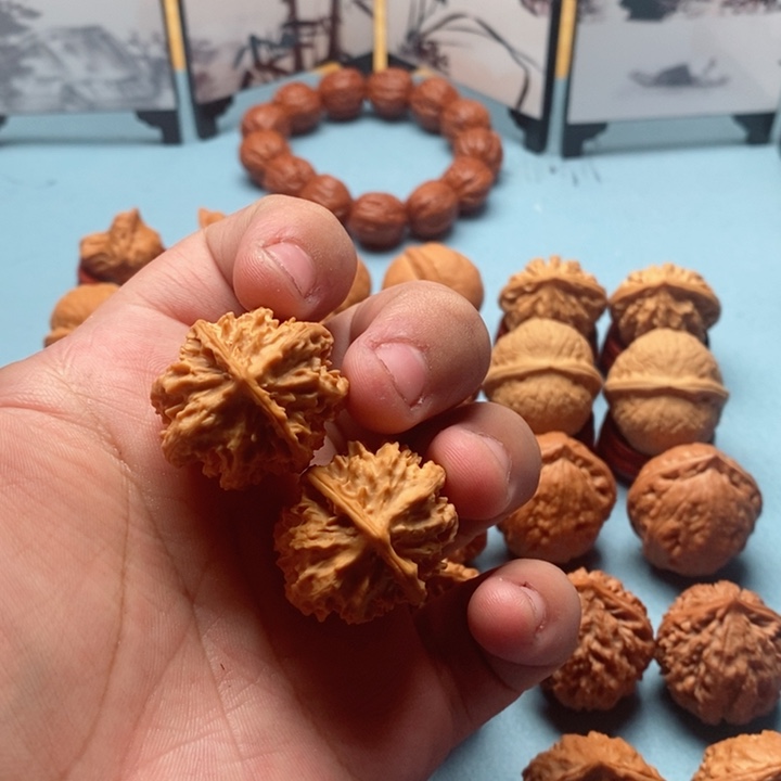 文玩核桃把件元宝八棱