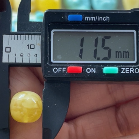 【闪购商品】未镶嵌蜜蜡裸石1杂