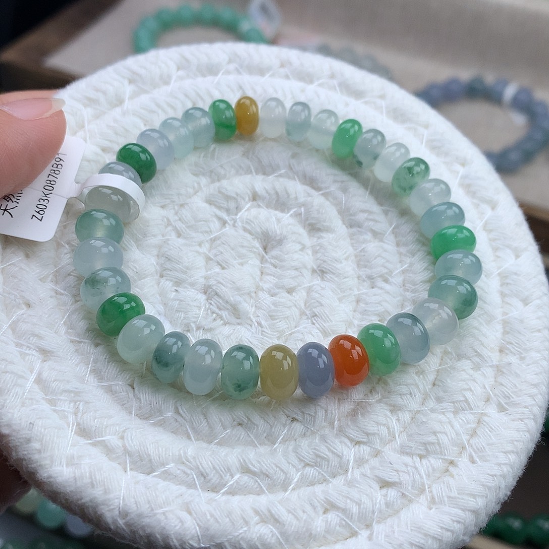翡翠未镶嵌手链冰润色浓多宝鼓珠，品质好