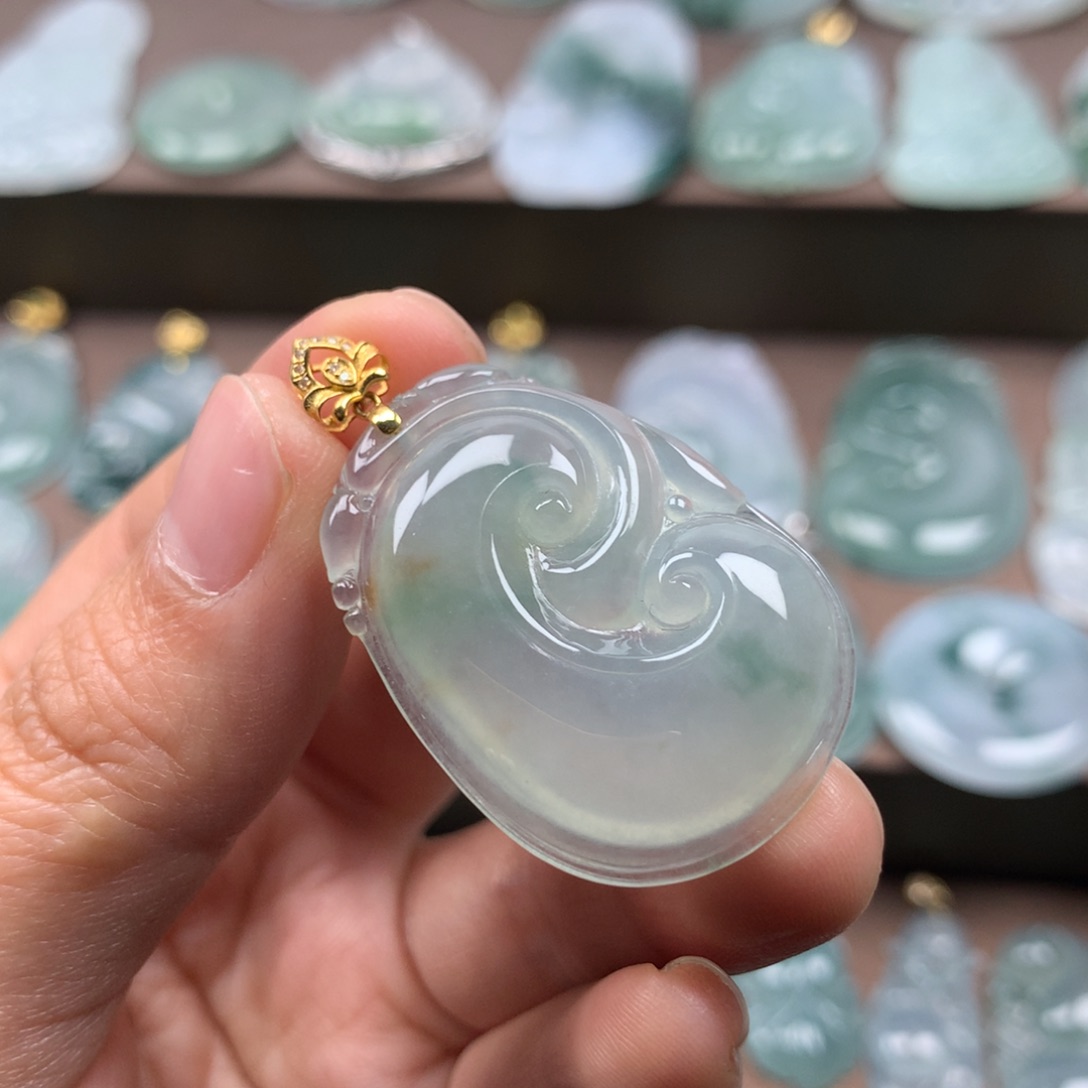 颈饰18K金镶嵌翡翠妞*天然翡翠