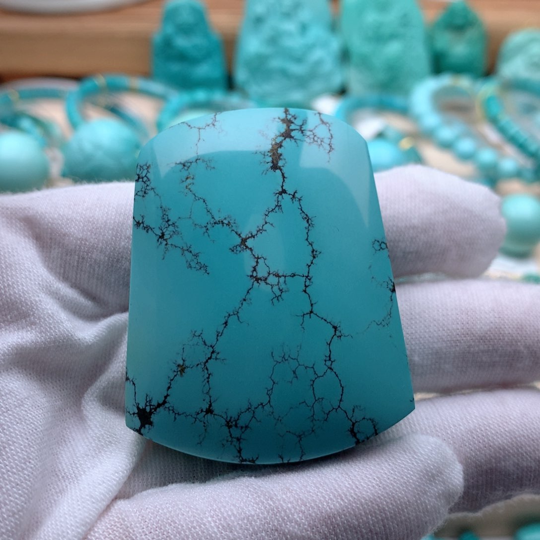 绿松石颈饰未镶嵌