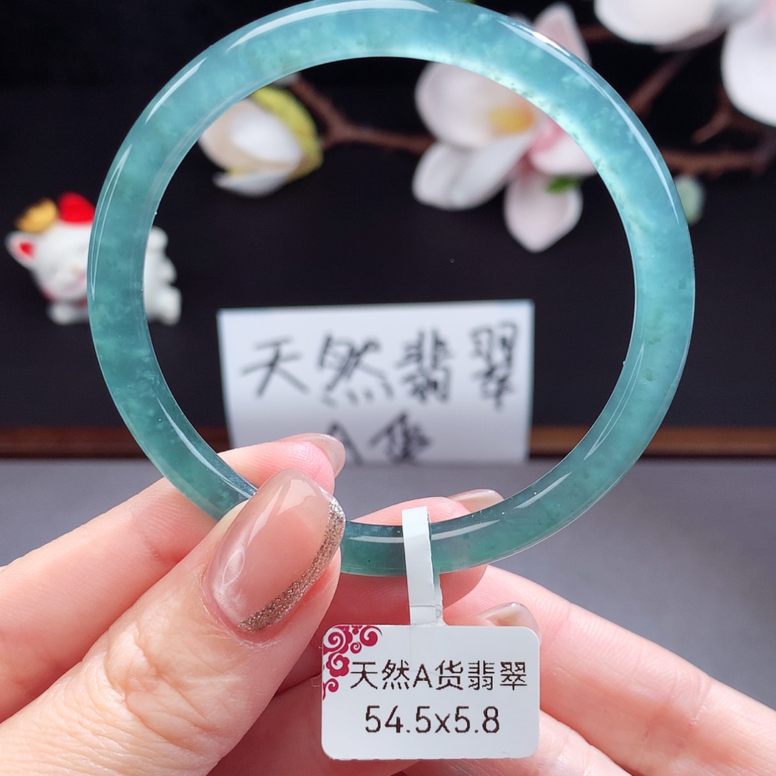 翡翠手镯（圆镯）未镶嵌