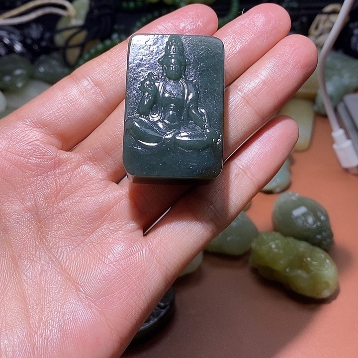 和田玉未镶嵌颈饰