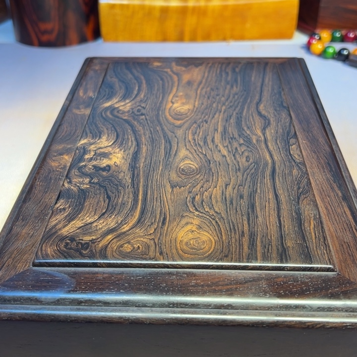 舍***意机关盒。             