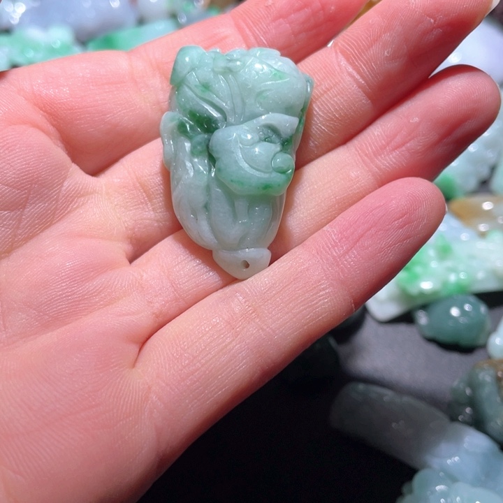 【闪购商品】翡翠颈饰未镶嵌天然翡翠