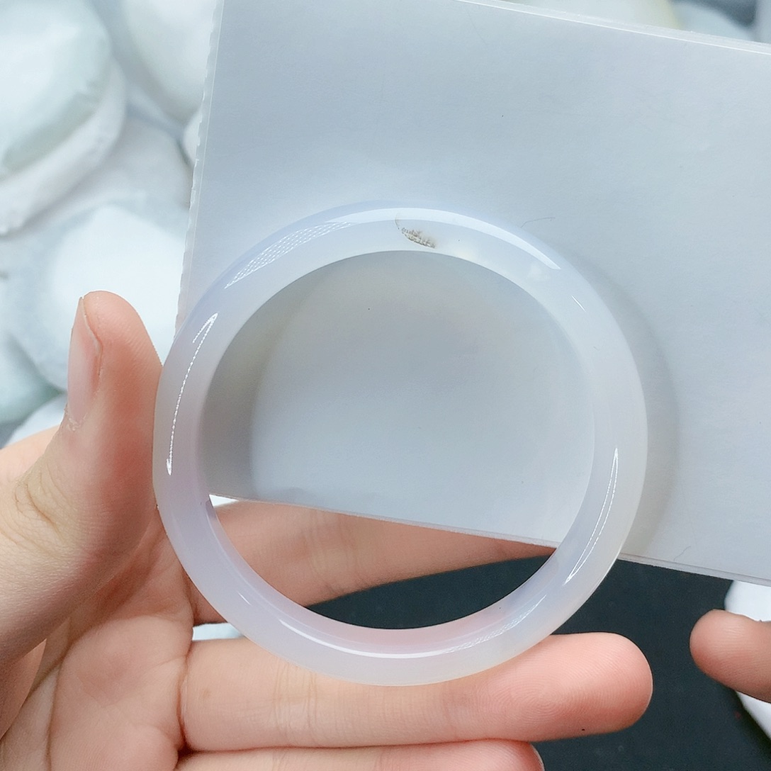 玛瑙/玉髓手镯未镶嵌57