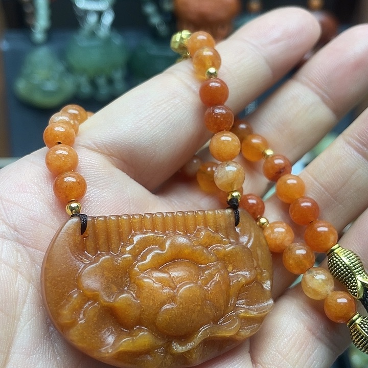 未镶嵌蛇纹石玉颈饰
