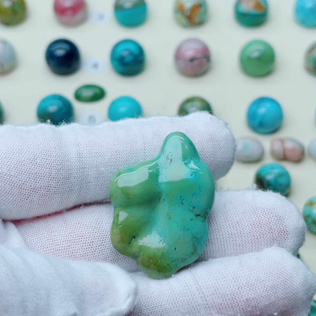 未镶嵌绿松石珠宝奇石