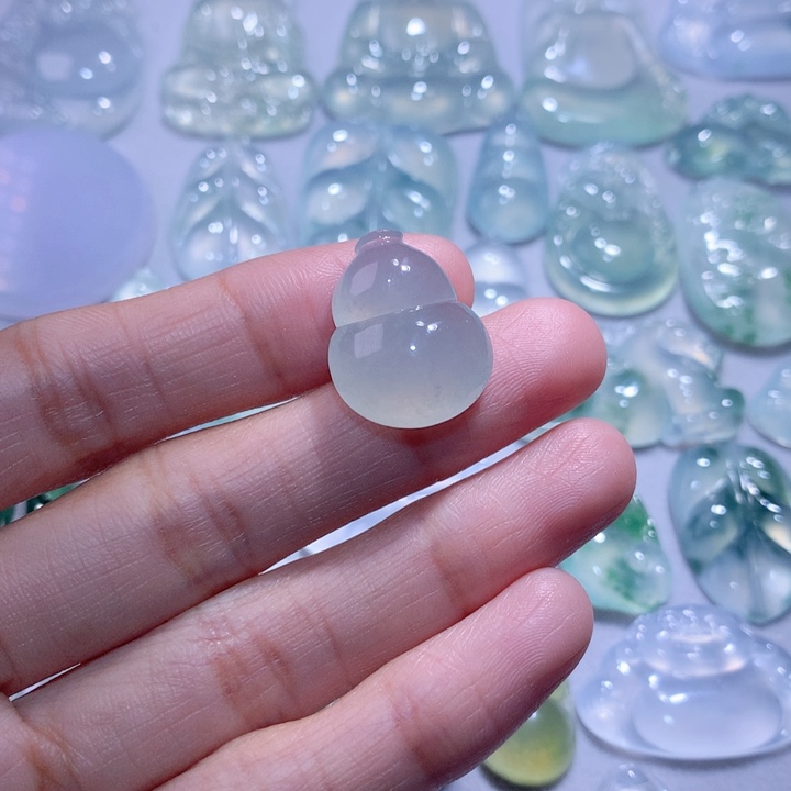 翡翠颈饰未镶嵌葫芦