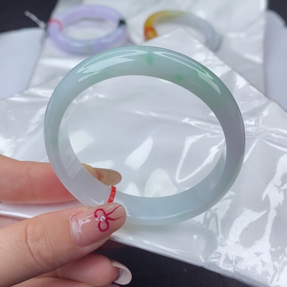 翡翠手镯未镶嵌55圈口24框