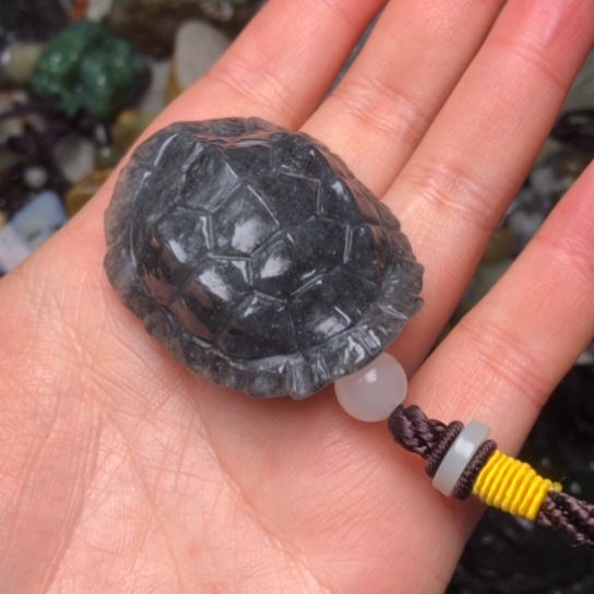 和田玉未镶嵌把件