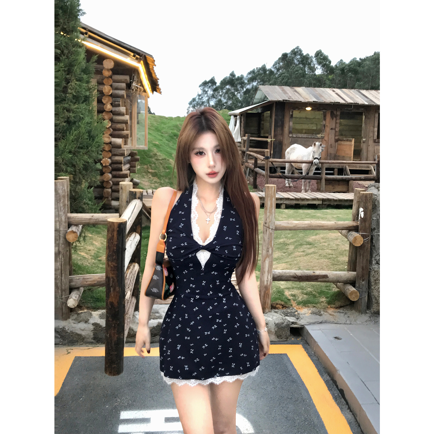 Mejiu蜜九【钢琴假日】纯欲辣妹风轻熟修身显瘦春夏法式吊带连衣裙