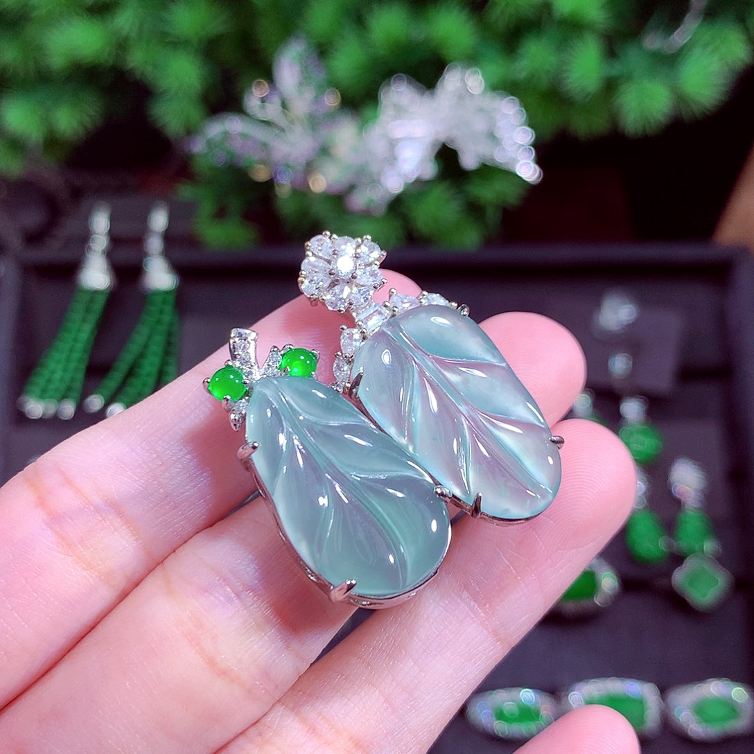 颈饰未镶嵌翡翠环****提天然