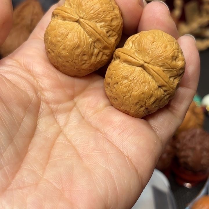 M***翟文玩核桃吊坠云朵996