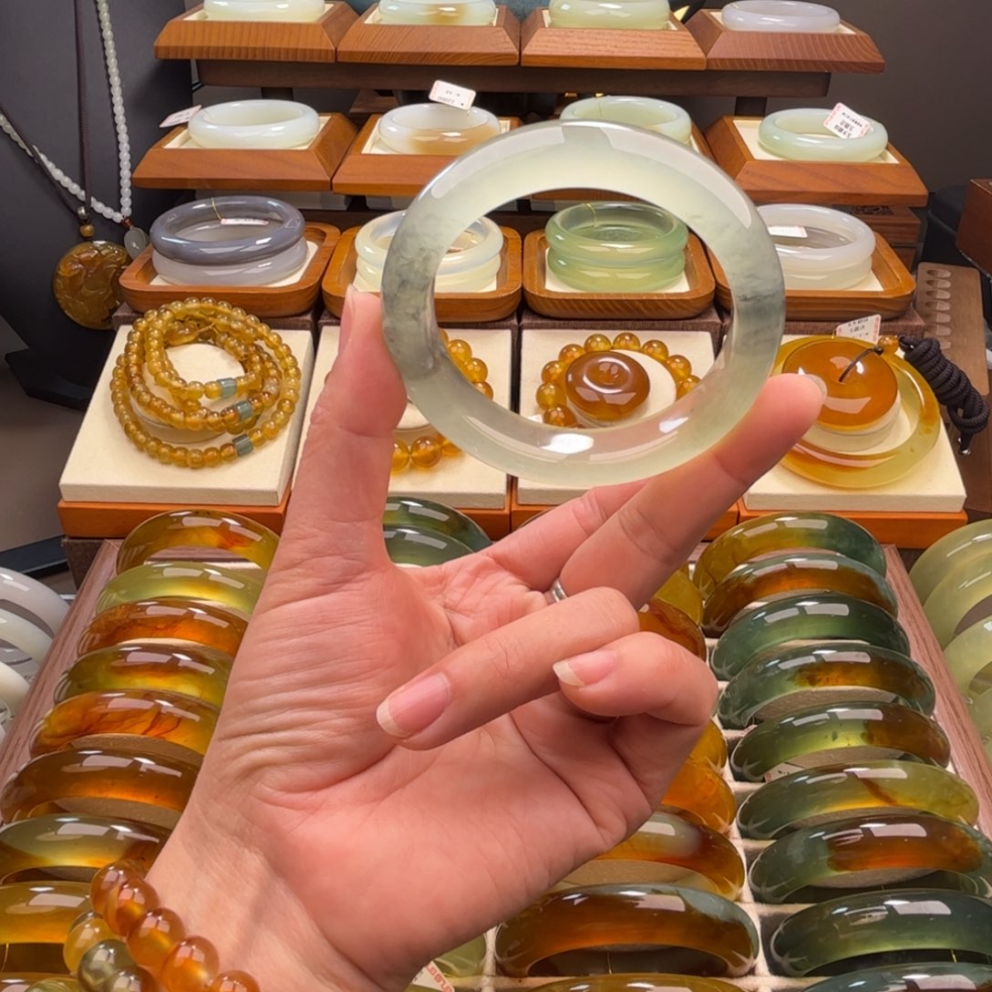 蛇纹石玉未镶嵌手镯62