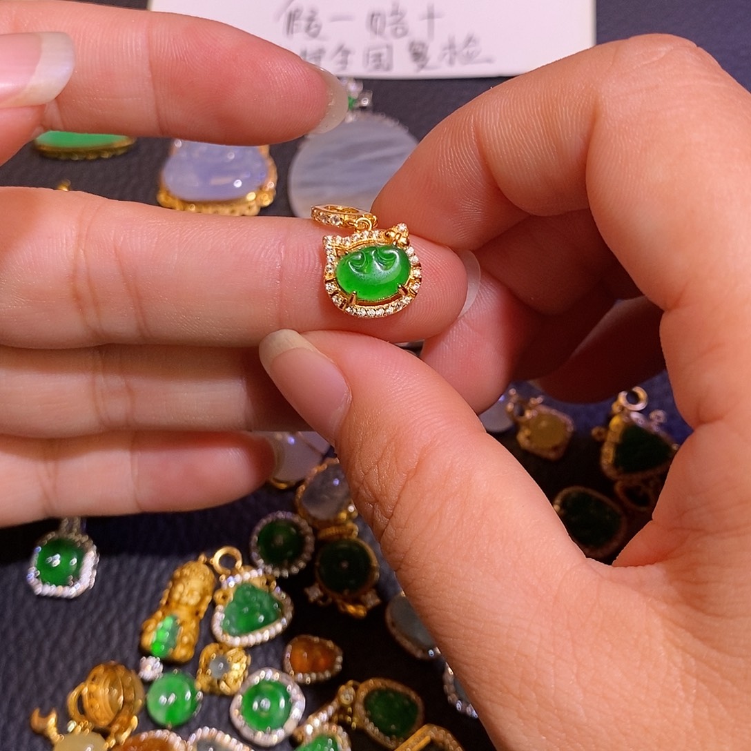 柠***虾翡翠银S925镶嵌颈饰