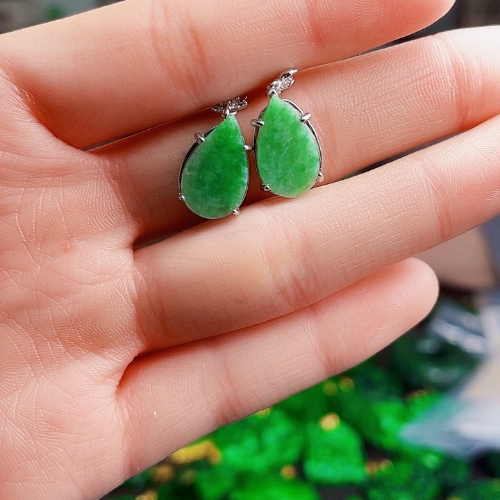 翡翠银S925镶嵌颈饰多样性