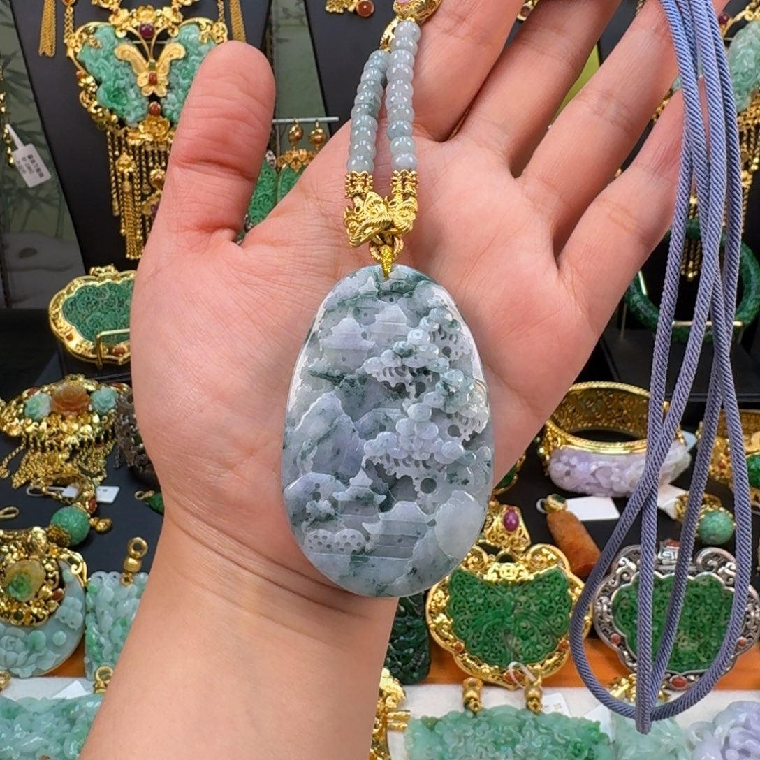 翡翠未镶嵌颈饰吊坠 炸价