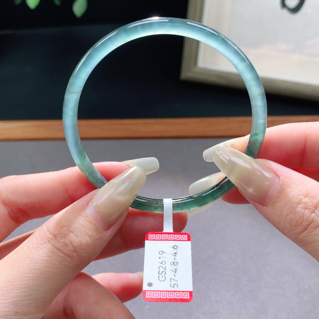 翡翠手镯未镶嵌天然翡翠手镯