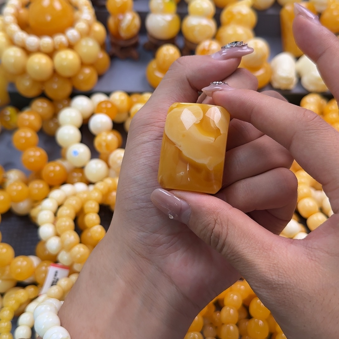 蜜蜡未镶嵌珠宝奇石20g