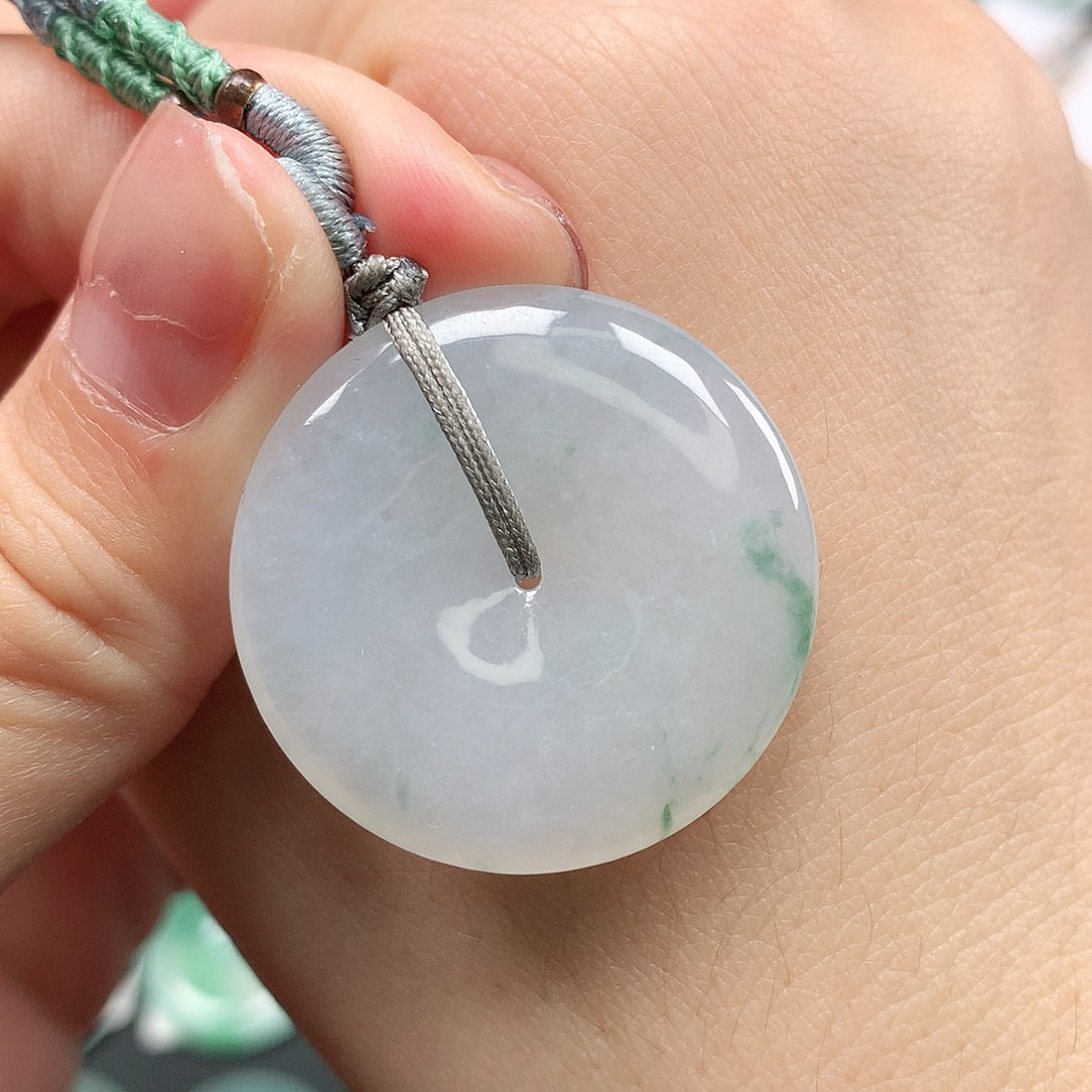 翡翠颈饰未镶嵌平安