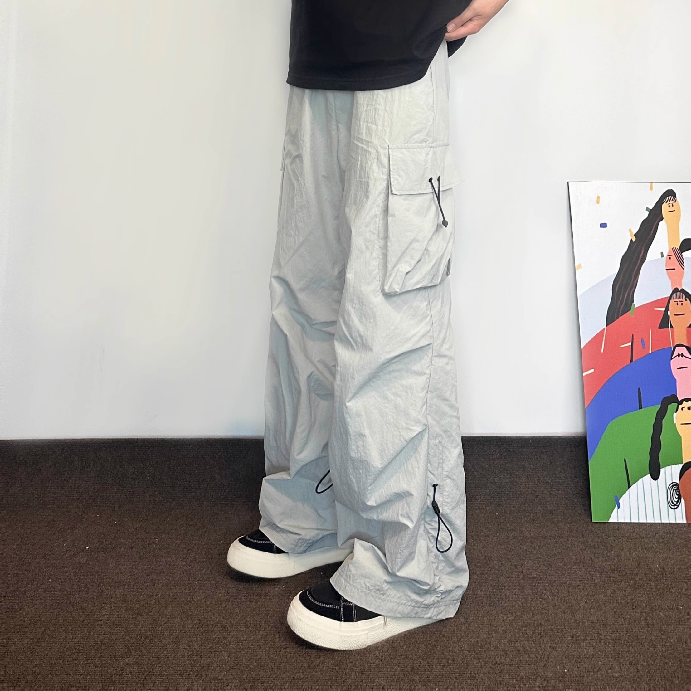 浅灰色冰丝速干伞兵裤男夏季薄款户外褶皱尼龙裤子美式工装冲锋裤