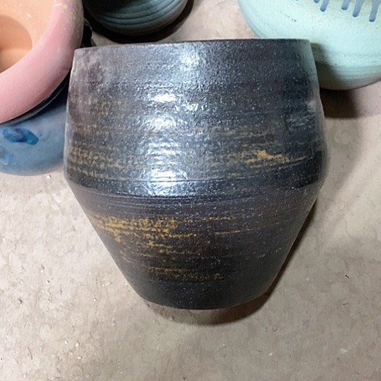 紫砂花盆口21高度23黑色手拉瑕疵