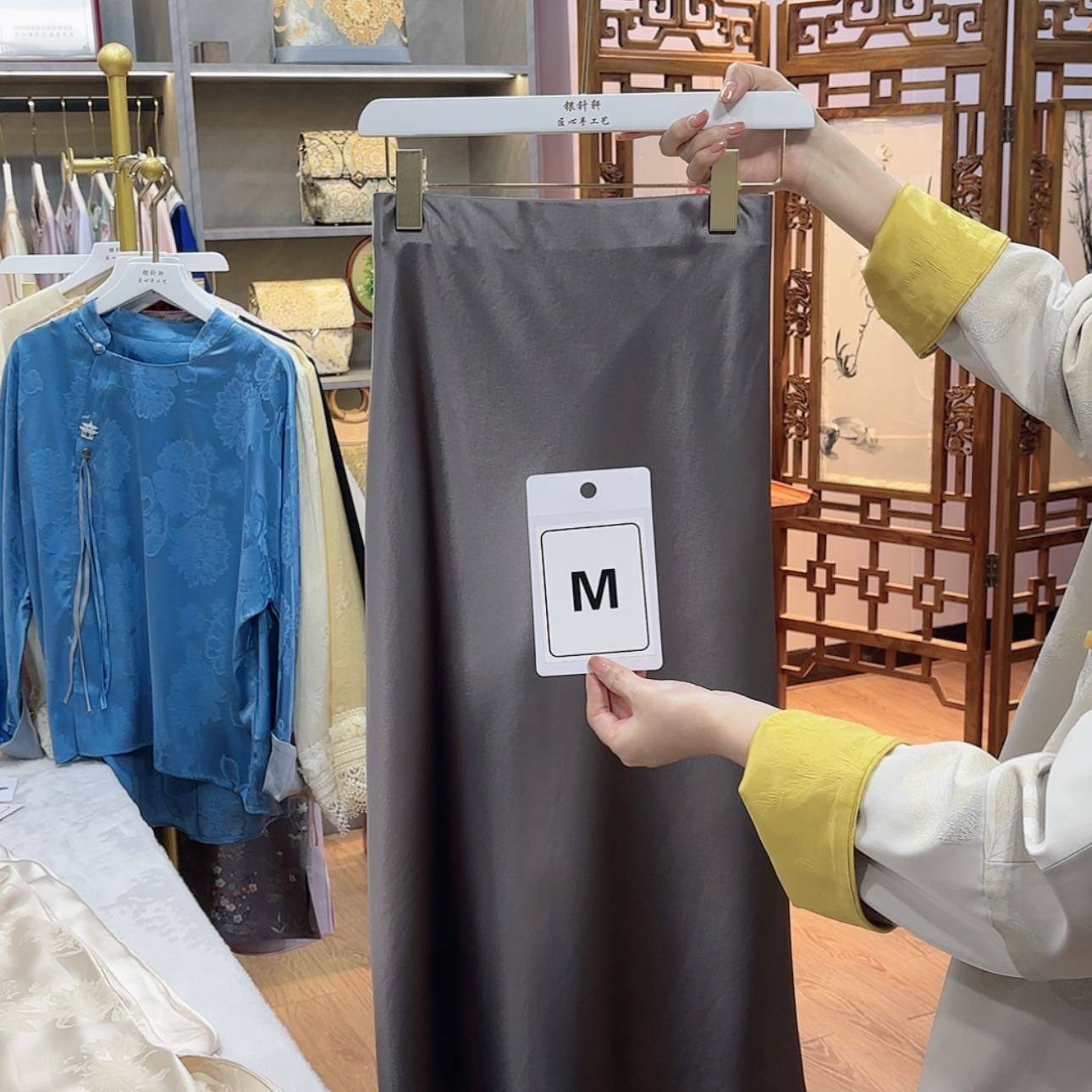 【闪购商品】织绣岱****子f gh fh g f f