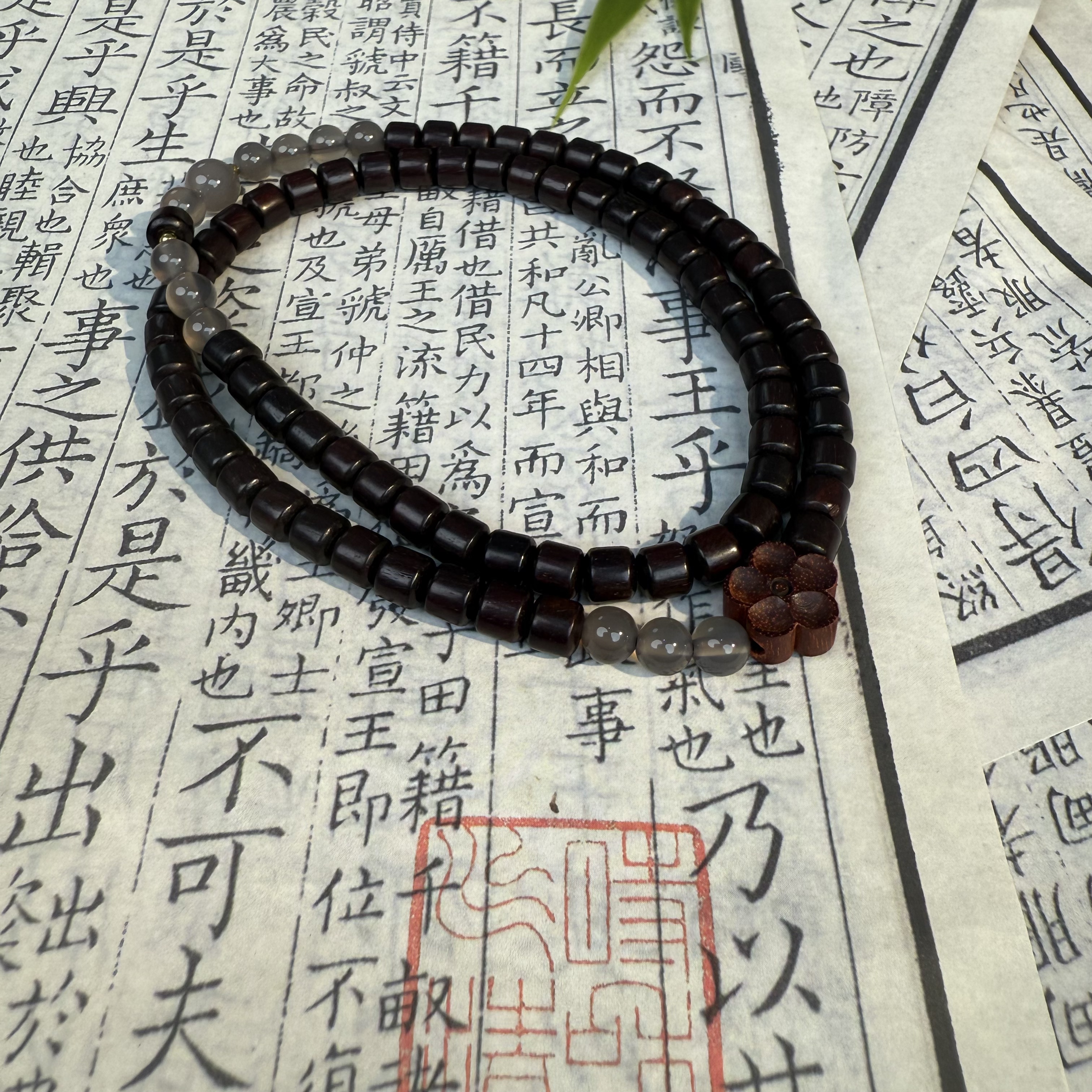 053 小叶紫檀三圈小花手串