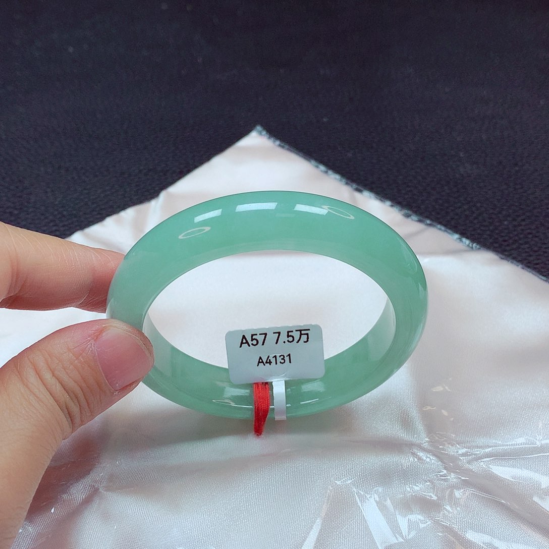 翡翠手镯未镶嵌手镯57