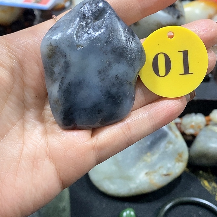 未镶嵌和田玉（糖玉）挂件未**界