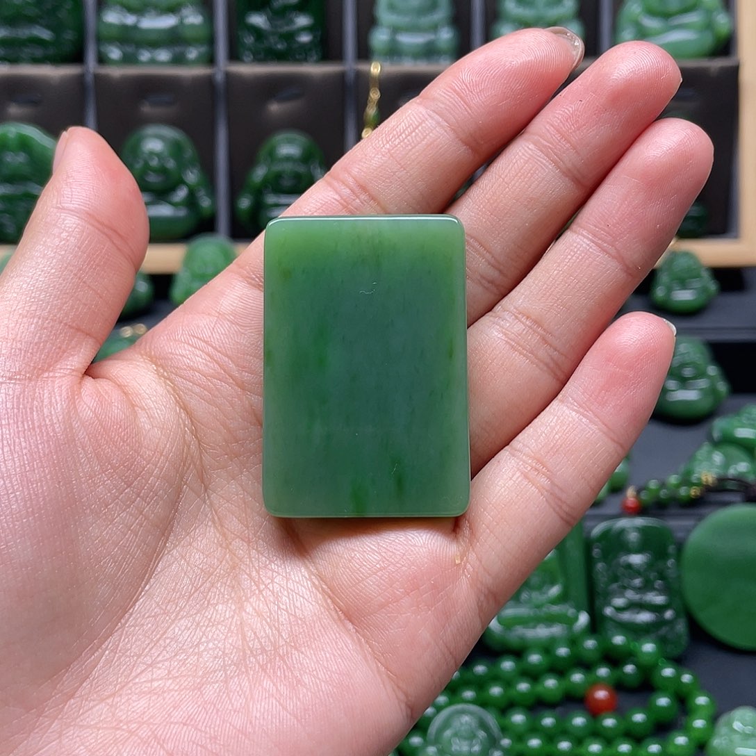 和田玉吊坠未镶嵌美****房