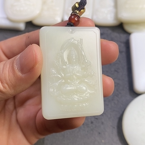 颈饰未镶嵌和田玉