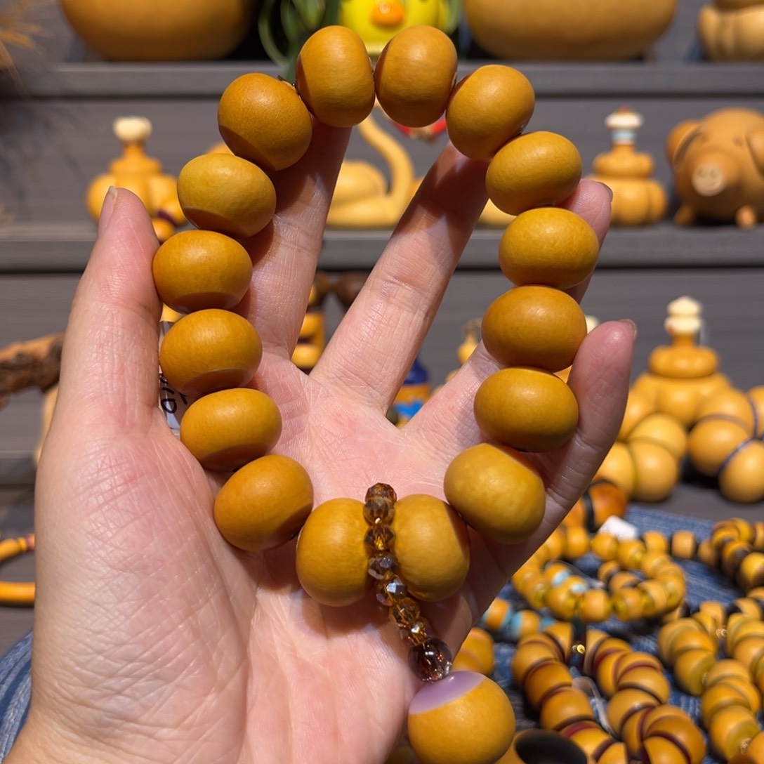 福利板栗手持。      
